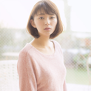 《ヘアスタイル》多めのボブでも前髪の透け感で抜け感を