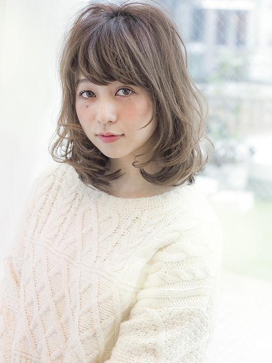 《ヘアスタイル》ロブからレイヤースタイルへ