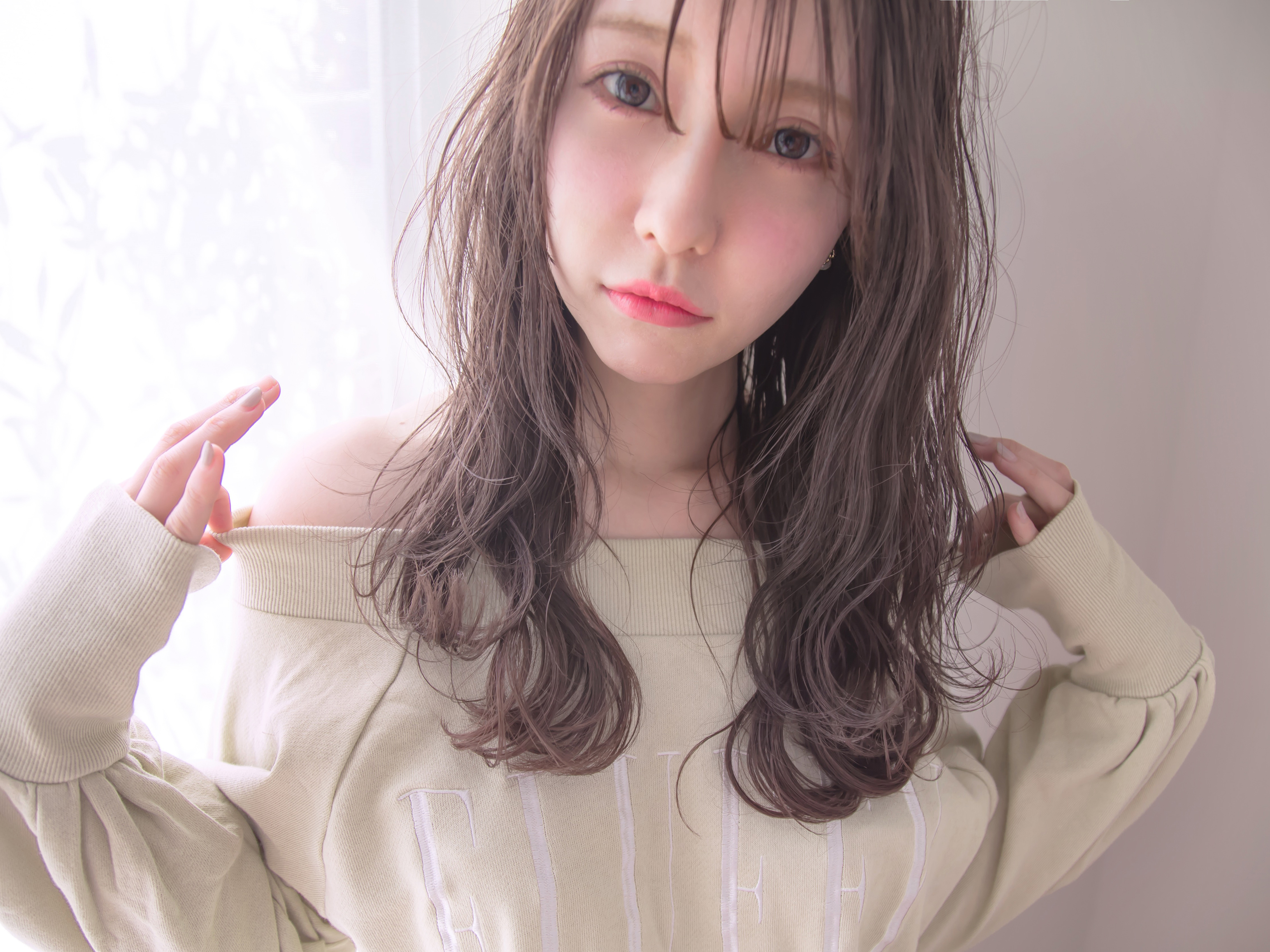 【シフォンのような柔らかさ】色っぽ可愛いセミロング
