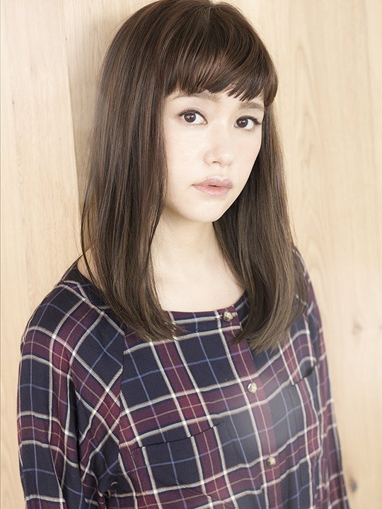 《ヘアスタイル》ストレート×ベビーバング