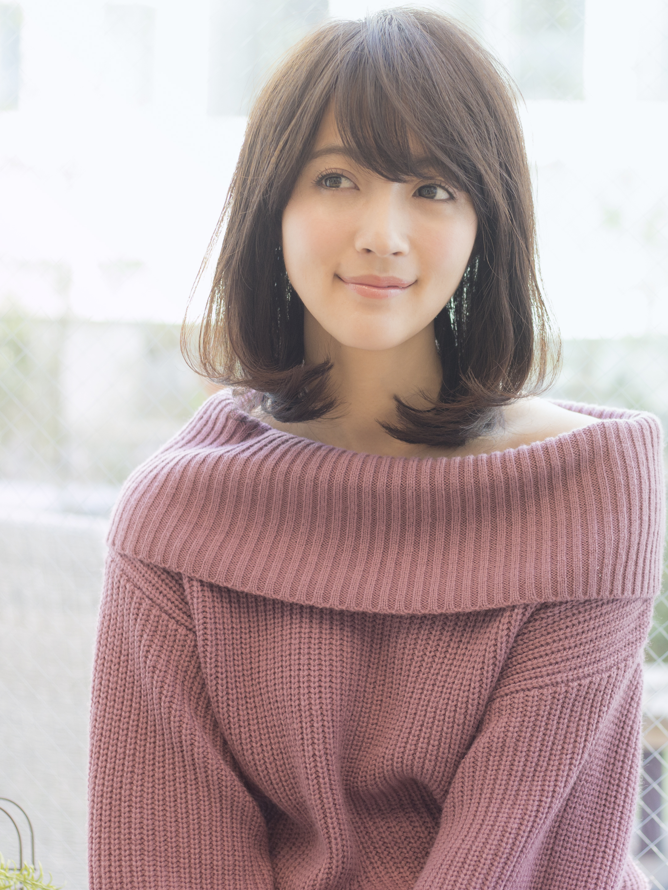 内巻きワンカールでもハネさせてもいけてるセミディ ヘアカタログ Violet バイオレット 青山 表参道 名古屋栄 横浜の美容室