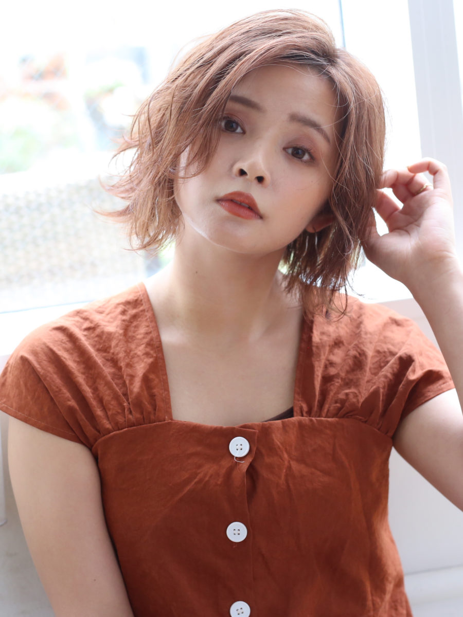 Rui アンニュイ前髪長めおしゃれショートピンクベージュ ヘアカタログ Violet バイオレット 青山 表参道 名古屋栄 横浜の美容室